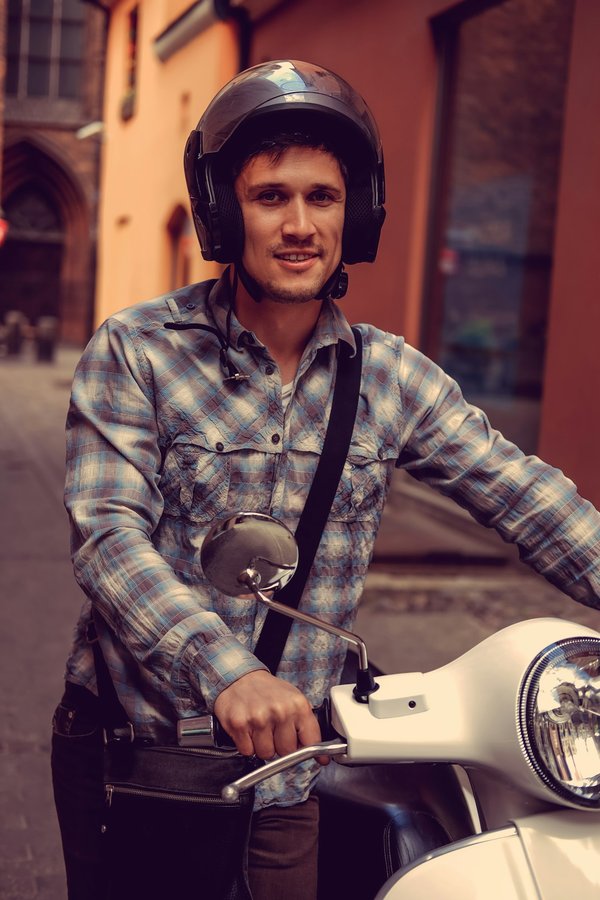 Optiez pour un taxi moto à paris : gagnez du temps et du confort